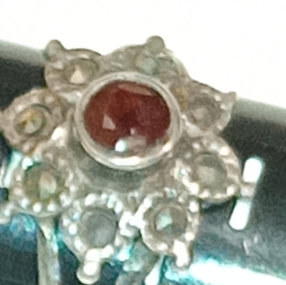 Sterling Silver Garnet Ring Antique - Picture 5 of 16